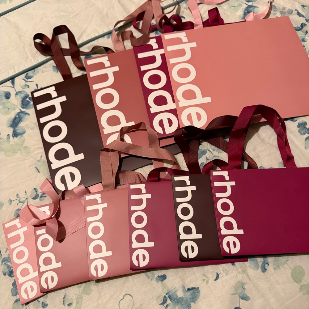Hailey Bieber Rhode skin holiday bags 10